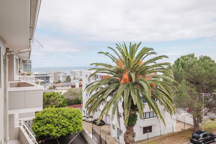 2 Bedroom Property for Sale in Sea Point Western Cape